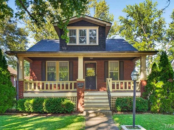 304 S Pennsylvania Avenue , Belleville, IL 62220