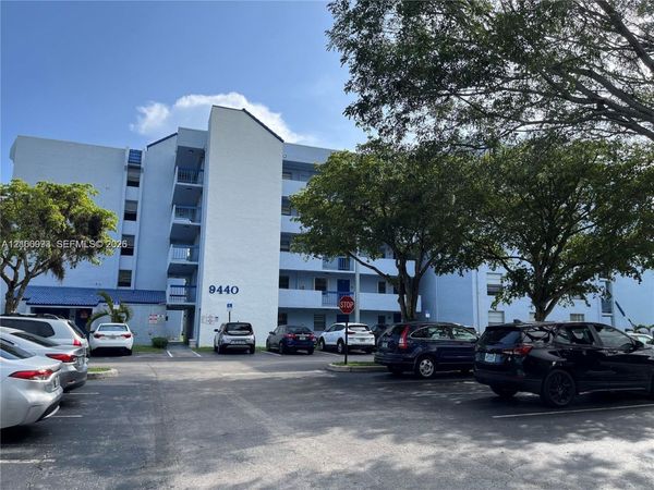 9440 Fontainebleau Blvd, Unit 203, Miami, FL 33172