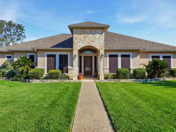 413 Private Road 4662, Castroville, TX 78009