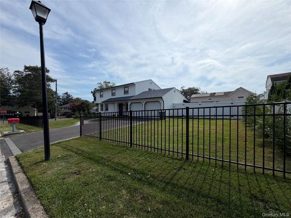 24 New Jersey Street , Dix Hills, NY 11746