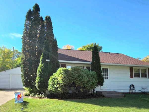 1323 12th Avenue N, Moorhead, MN 56560
