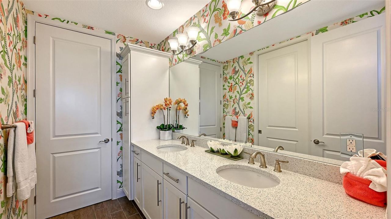 388 Aruba Circle , Unit 201, Bradenton, FL 34209 Photo