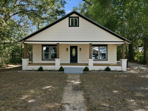 137 W 5th Ave., Petal, MS 39465