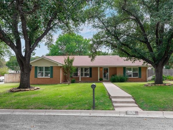 1611 16th Street , Brownwood, TX 76801