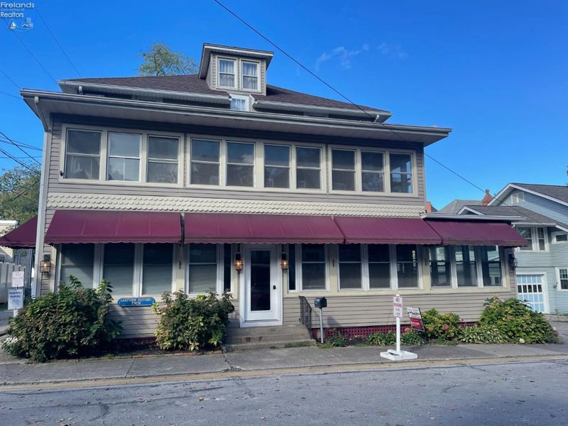 162 Walnut Avenue, Unit 4, Lakeside, OH 43440 Photo 1