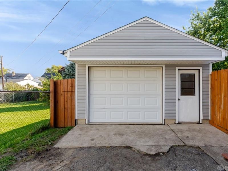 2014 W Bataan Drive, Kettering, OH 45420 Photo 32