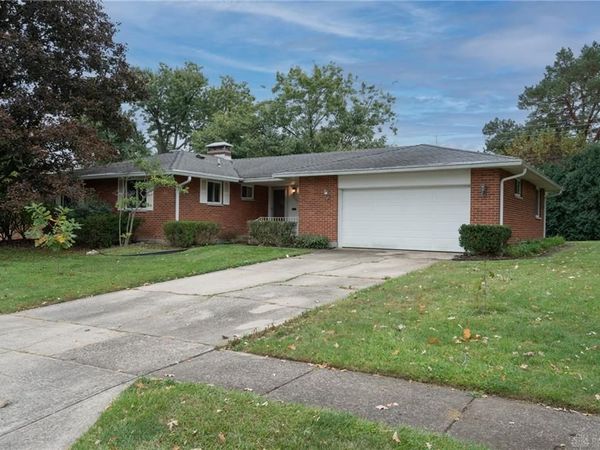 1204 Chateau Drive, Kettering, OH 45429