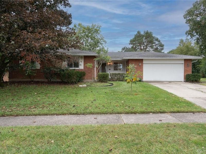 1204 Chateau Drive, Kettering, OH 45429 Photo 2