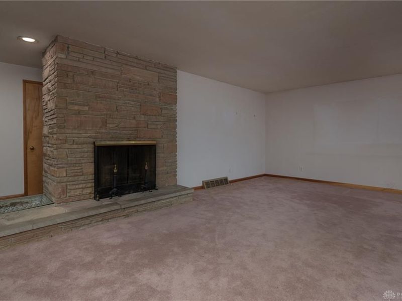 1204 Chateau Drive, Kettering, OH 45429 Photo 4