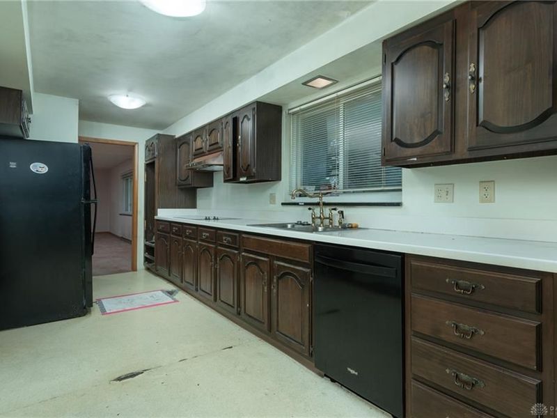 1204 Chateau Drive, Kettering, OH 45429 Photo 6