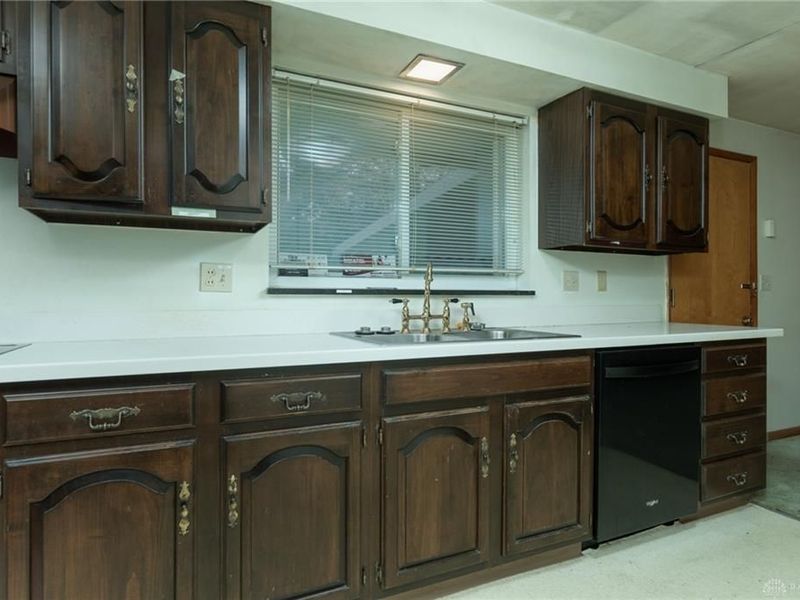 1204 Chateau Drive, Kettering, OH 45429 Photo 8