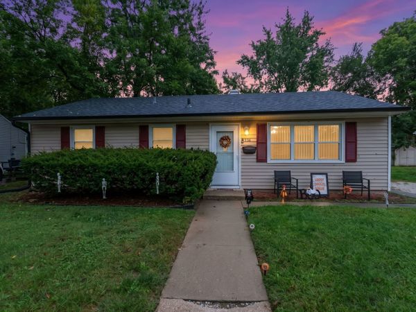 1936 E Marmion Street , Kankakee, IL 60901