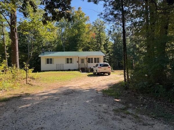 772 N. Sycamore, Howard City, MI 49329
