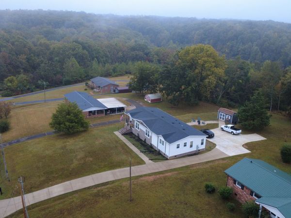 410 Columbia Ave, Centerville, TN 37033
