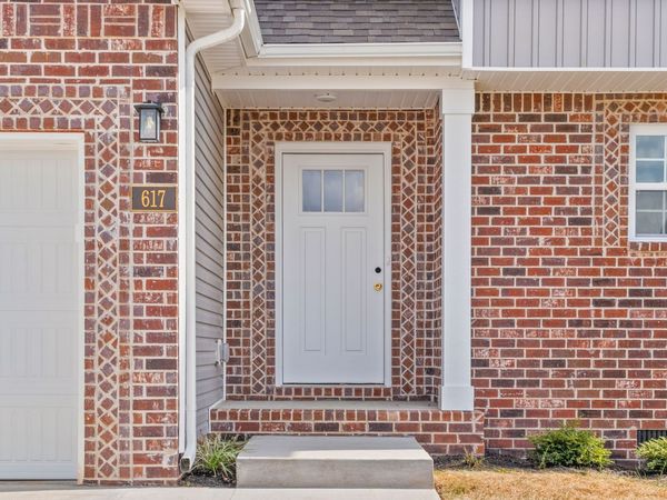412 Park Glen Lane , Clarksville, TN 37042