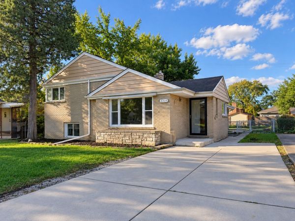 3814 W Sherwin Avenue , Lincolnwood, IL 60712