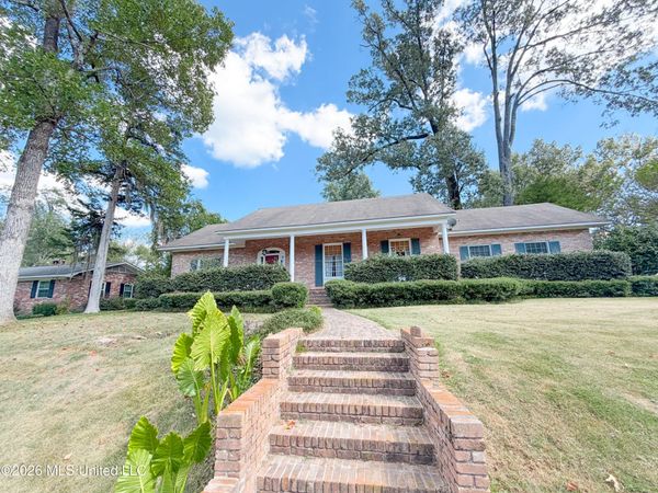 21 Oakhurst Drive, Natchez, MS 39120