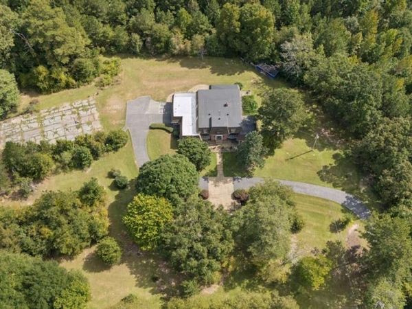 1048 W Macedonia Church Road, Oxford, GA 30054