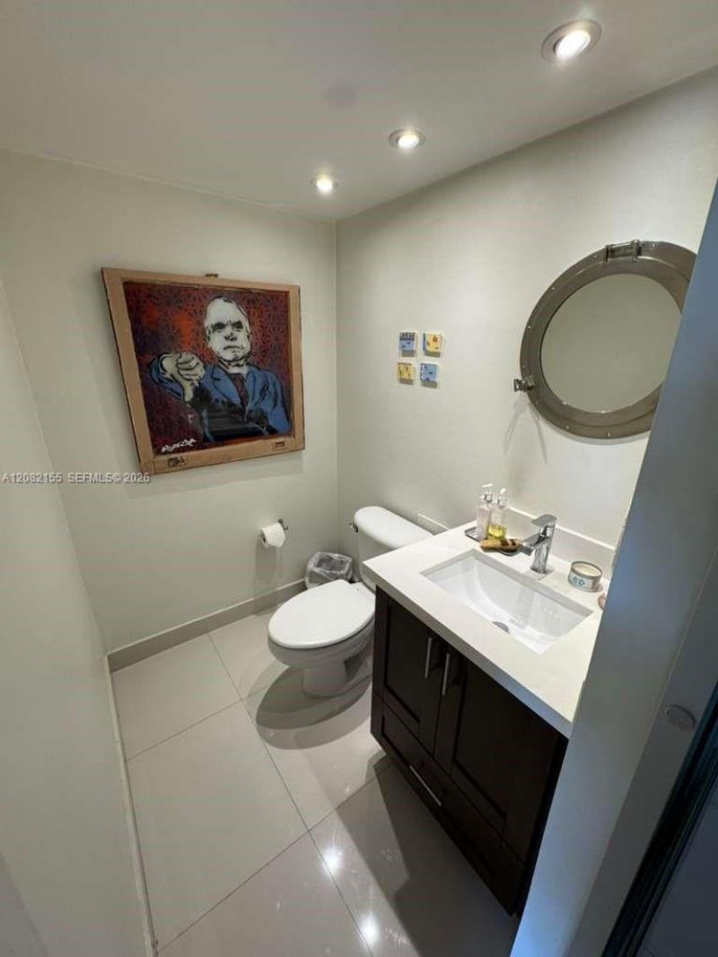 600 NE 36th St, Unit 216, Miami, FL 33137 Photo