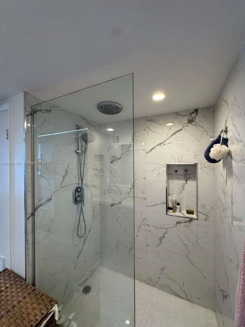 600 NE 36th St, Unit 216, Miami, FL 33137 Photo