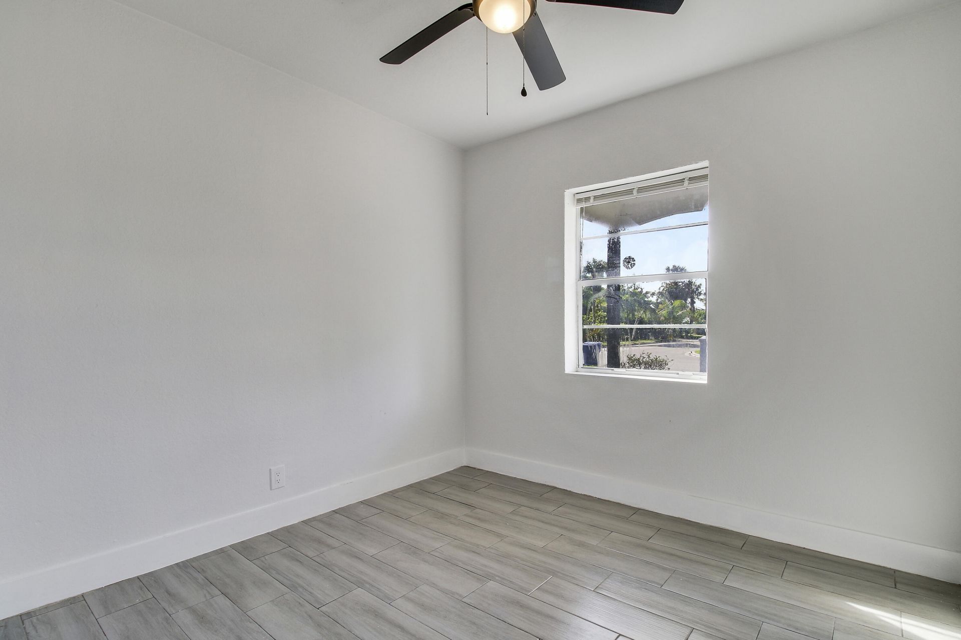 400 W 15th Street, Riviera Beach, FL 33404 Photo
