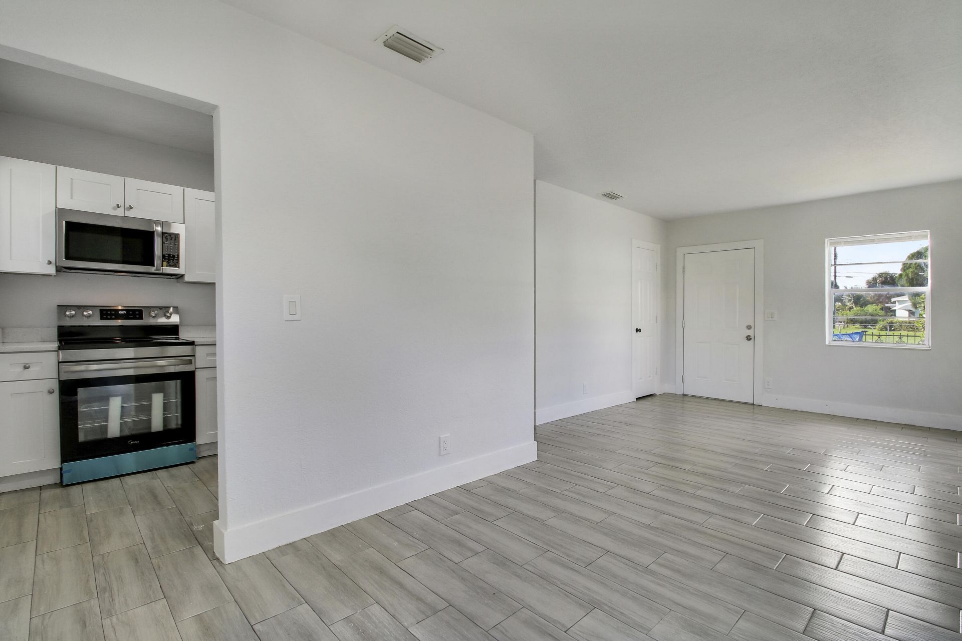 400 W 15th Street, Riviera Beach, FL 33404 Photo