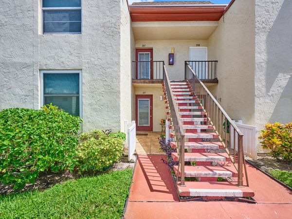 9 Willowbrook Lane, Unit 107, Delray Beach, FL 33446