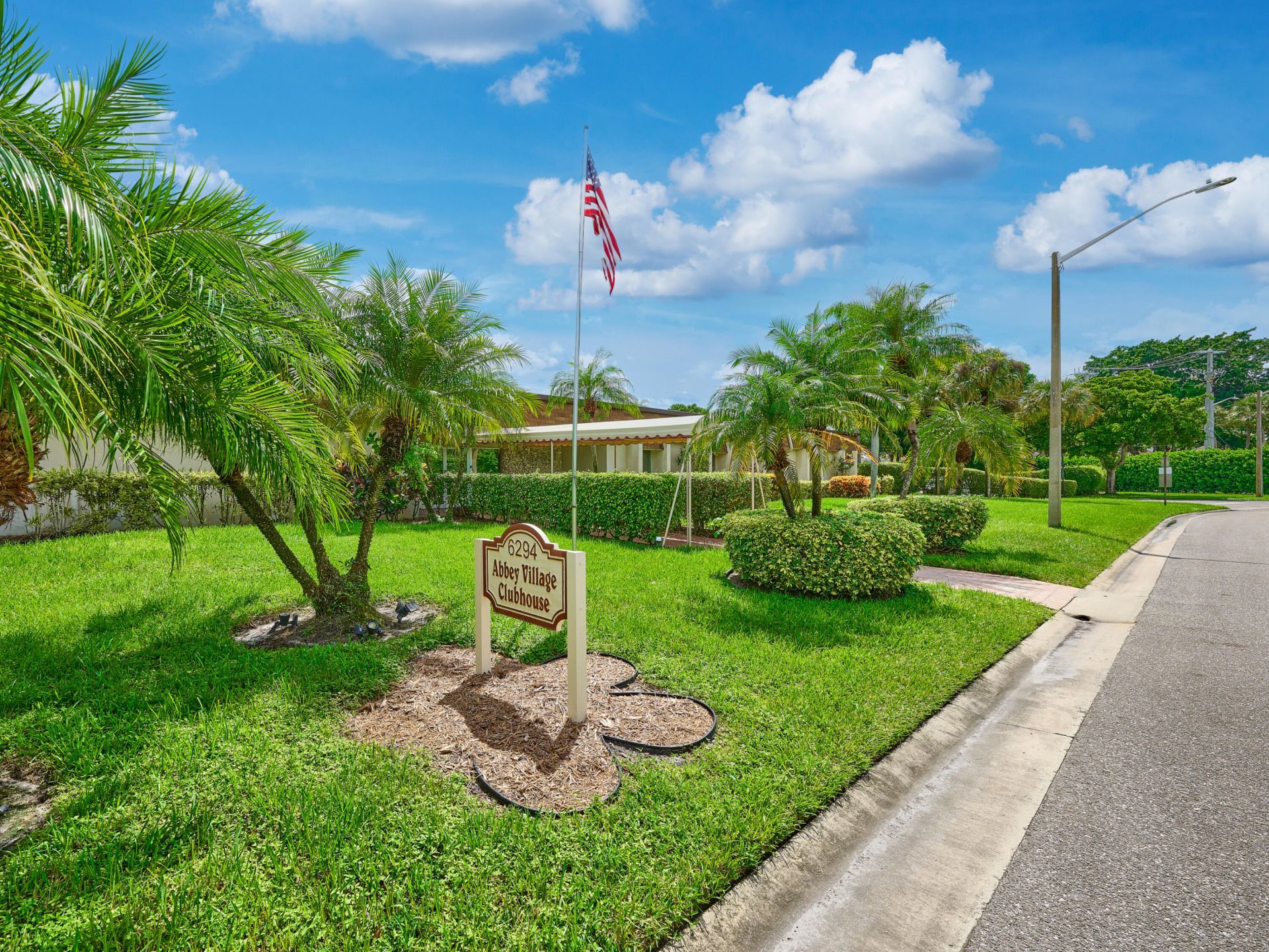 9 Willowbrook Lane, Unit 107, Delray Beach, FL 33446 Photo