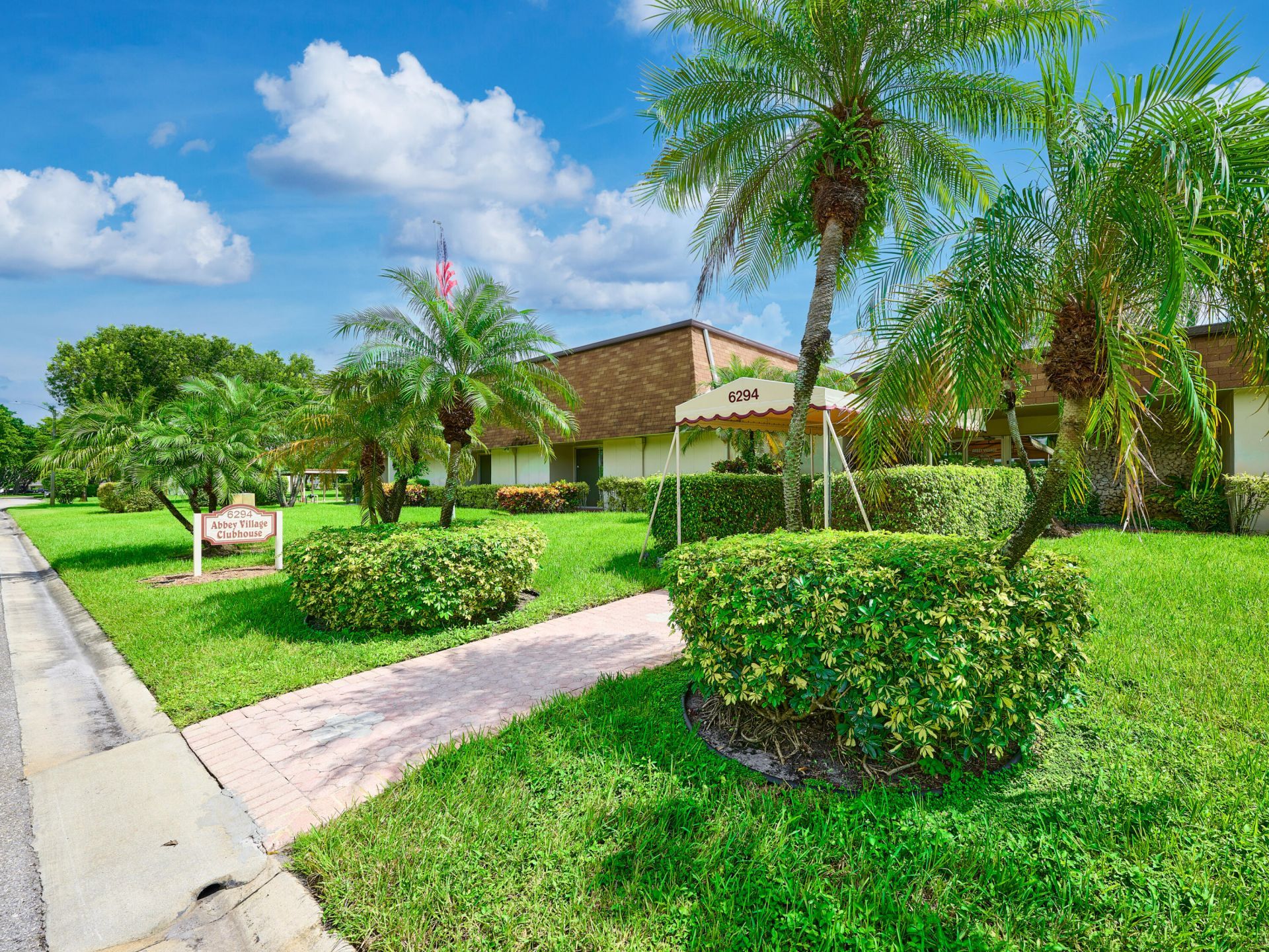 9 Willowbrook Lane, Unit 107, Delray Beach, FL 33446 Photo