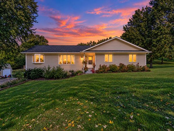 11 Brookside Court , Bettendorf, IA 52722
