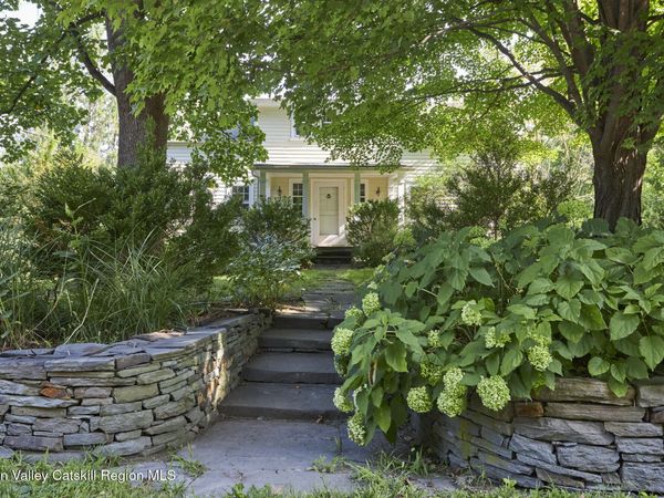 101 Spring Lake Road, Red Hook, NY 12571
