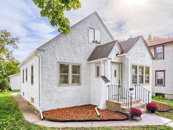 3841 29th Avenue S, Minneapolis, MN 55406