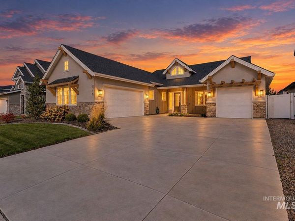 8376 W Brooks Dr, Boise, ID 83714