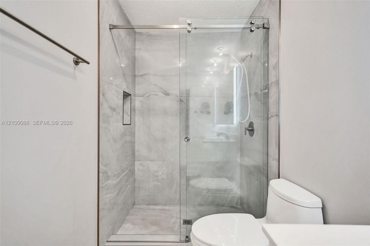 5929 Royal Way, Unit 5929, Tamarac, FL 33321 Photo