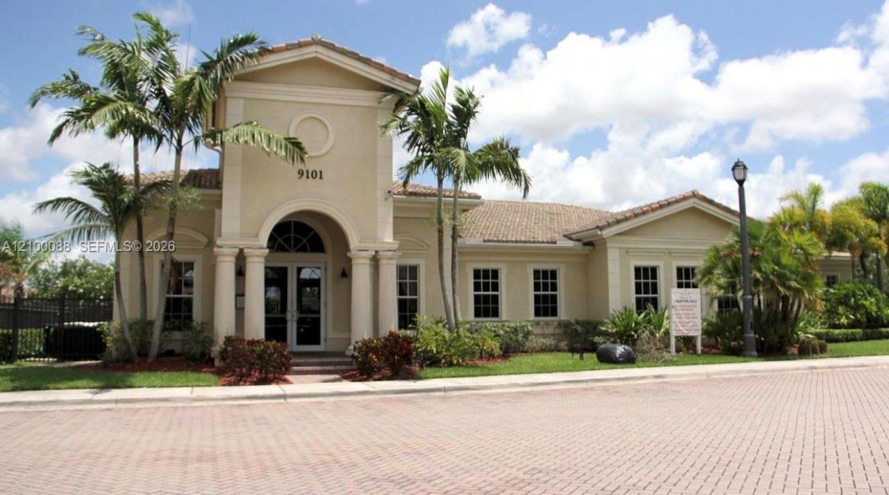 5929 Royal Way, Unit 5929, Tamarac, FL 33321 Photo