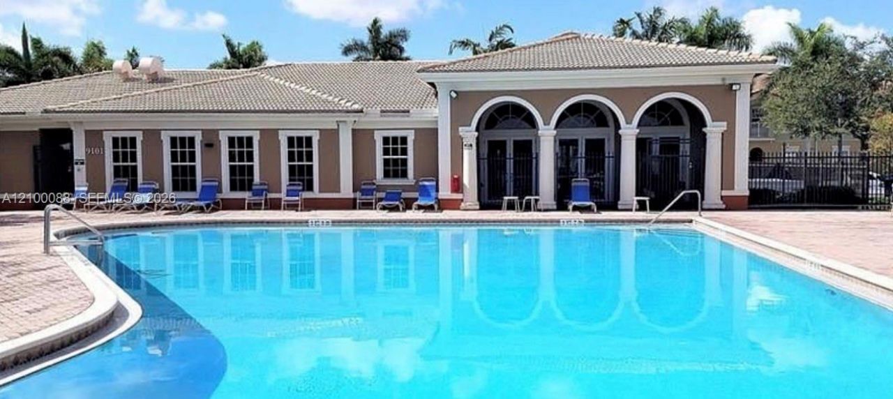 5929 Royal Way, Unit 5929, Tamarac, FL 33321 Photo