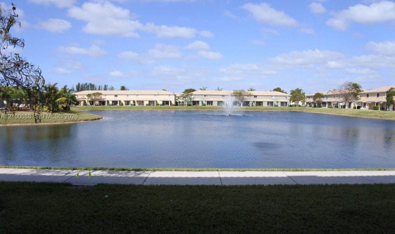 5929 Royal Way, Unit 5929, Tamarac, FL 33321 Photo