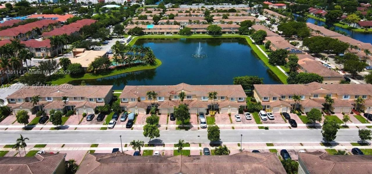 5929 Royal Way, Unit 5929, Tamarac, FL 33321 Photo