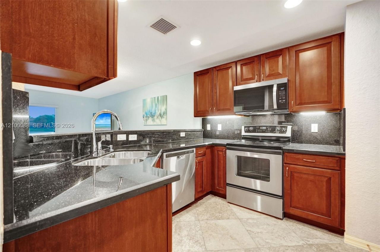 5929 Royal Way, Unit 5929, Tamarac, FL 33321 Photo