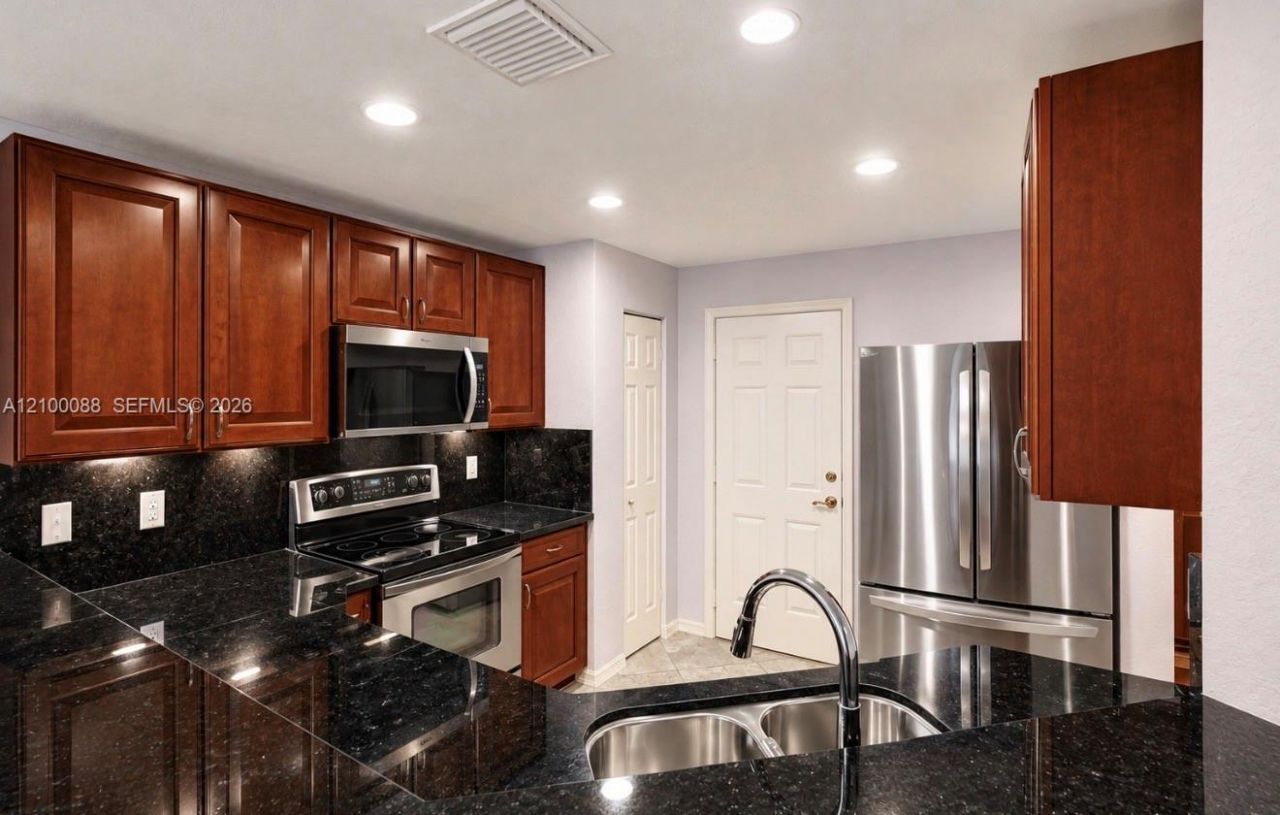 5929 Royal Way, Unit 5929, Tamarac, FL 33321 Photo