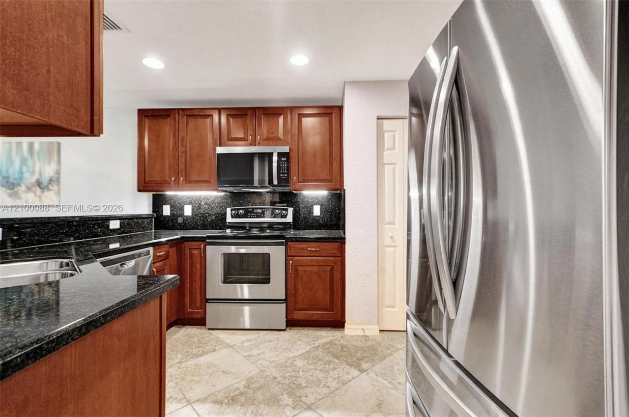 5929 Royal Way, Unit 5929, Tamarac, FL 33321 Photo
