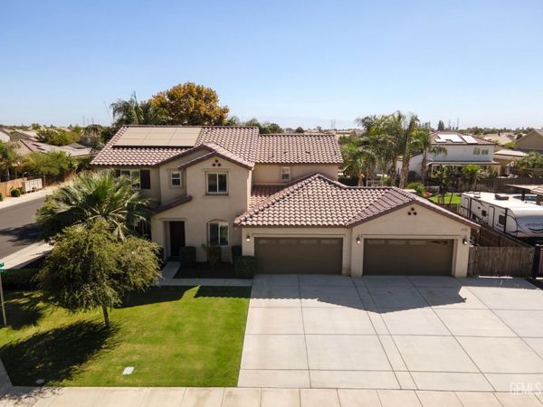 15605 Calabria Court, Bakersfield, CA 93314