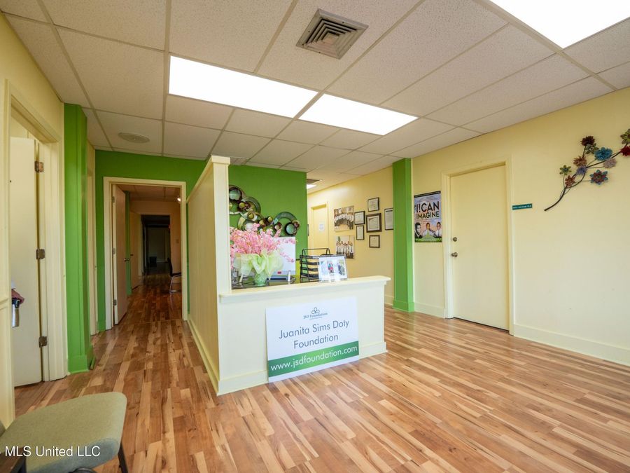 Property Image 37