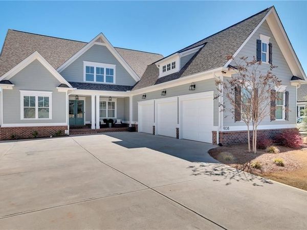908 Indigo Bunting Road , Statham, GA 30666