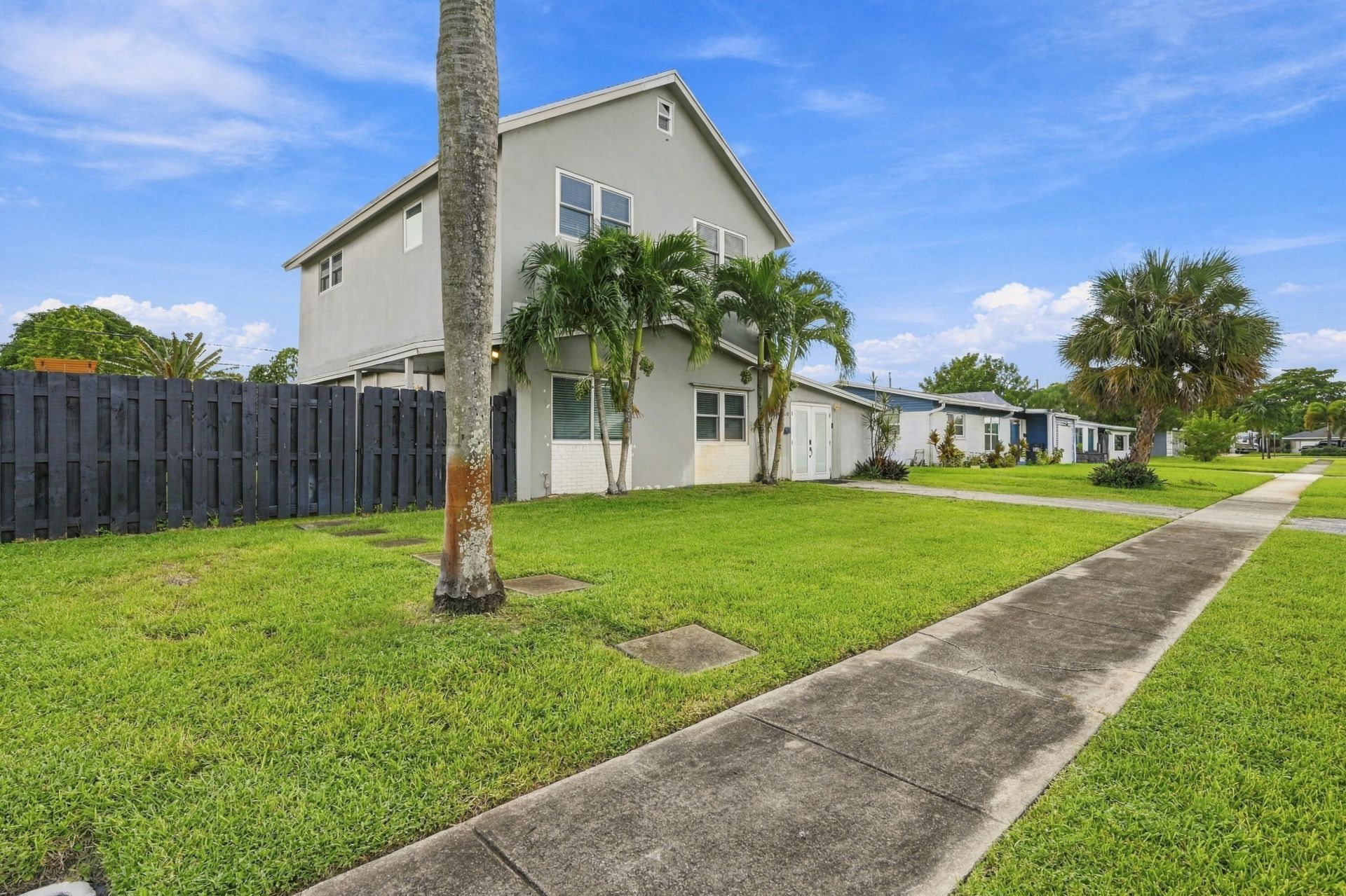 6240 NW 16th Place, Sunrise, FL 33313 Photo