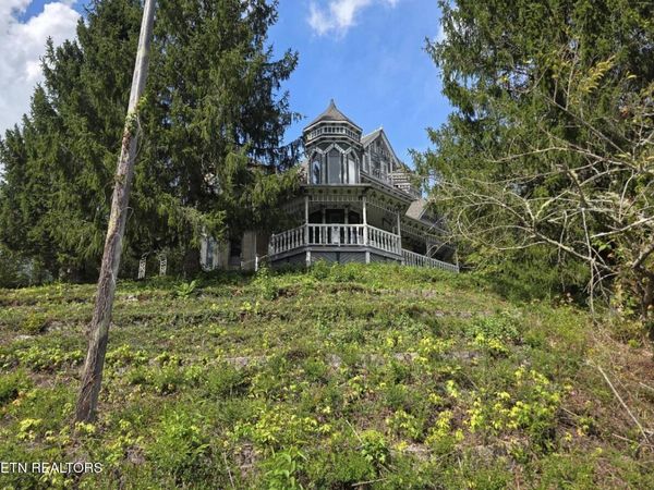 271 Cecil D Quillen Drive, Duffield, VA 24244