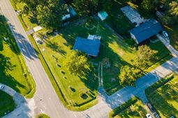 201 Clarine Drive photo 4