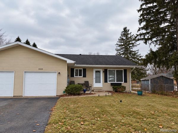 6939 Alma Court , Saginaw Township, Mi 48603