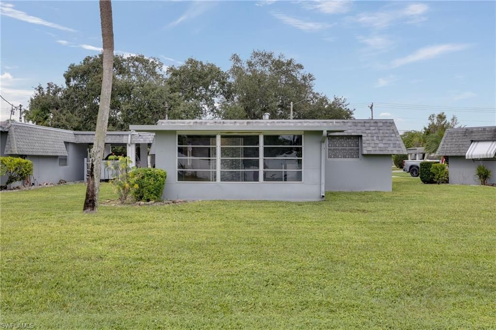 330 Suffolk Ct , Lehigh Acres, FL 33936 Photo