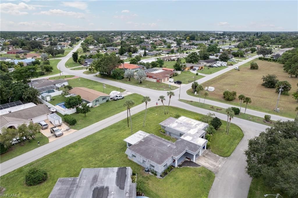 330 Suffolk Ct , Lehigh Acres, FL 33936 Photo